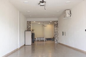 Luxurious Getaway w Private Pool Garden