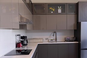 Luxurious Getaway w Private Pool Garden