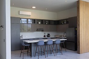 Luxurious Getaway w Private Pool Garden