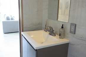 Luxurious Getaway w Private Pool Garden