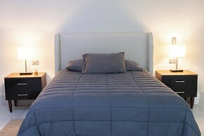 Luxurious Getaway w Private Pool Garden