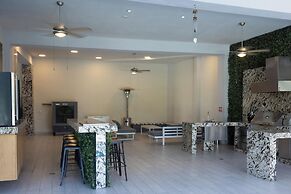 Luxurious Getaway w Private Pool Garden