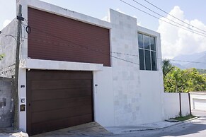 Luxurious Getaway w Private Pool Garden