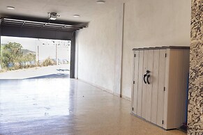 Luxurious Getaway w Private Pool Garden