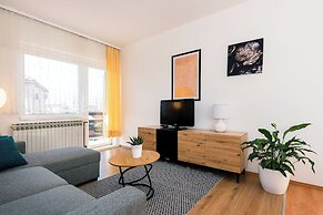 Spacious 2 Bedroom Apartment With Balcony