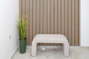 Spacious 2 Bedroom Apartment With Balcony