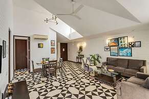 Modern 2bhk w Rooftop Pool 10 Mins Drive to Beach