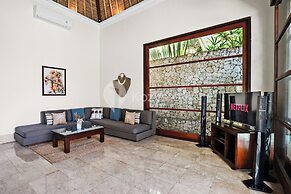 Havara Villa by Kozystay - Private Beach