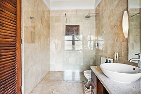 Havara Villa by Kozystay - Private Beach