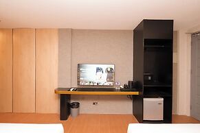 The Quarters by Rosey