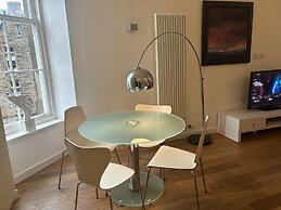 Spacious one bed Quartermile Apartment With Breathtaking Park Views - 