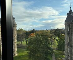 Spacious one bed Quartermile Apartment With Breathtaking Park Views - 