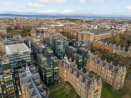 Very Centrally Located Chic one bed Quartermile Apartment