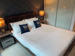 Very Centrally Located Chic one bed Quartermile Apartment