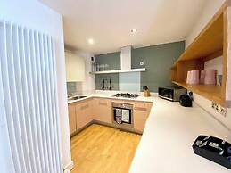 Very Centrally Located Chic one bed Quartermile Apartment