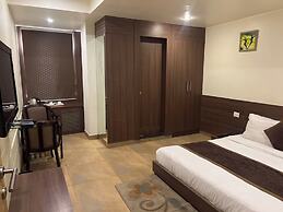 Goroomgo City Square Hisar
