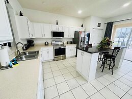 7/6.5 Beautiful Vacation Home With Private Pool, and Much More!!
