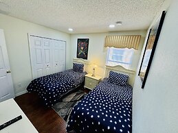 7/6.5 Beautiful Vacation Home With Private Pool, and Much More!!