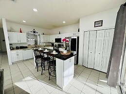 7/6.5 Beautiful Vacation Home With Private Pool, and Much More!!