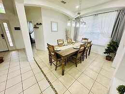 7/6.5 Beautiful Vacation Home With Private Pool, and Much More!!