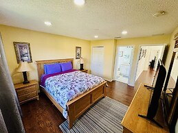 7/6.5 Beautiful Vacation Home With Private Pool, and Much More!!