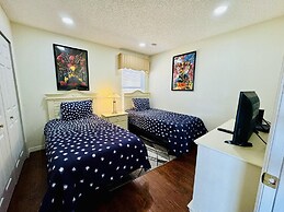 7/6.5 Beautiful Vacation Home With Private Pool, and Much More!!