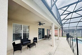 7/6.5 Beautiful Vacation Home With Private Pool, and Much More!!