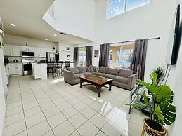 7/6.5 Beautiful Vacation Home With Private Pool, and Much More!!