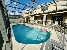 7/6.5 Beautiful Vacation Home With Private Pool, and Much More!!