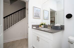 Storey Lake Resort, Private Pool, Near Famous Attractions!!