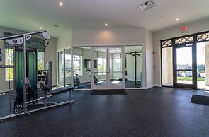 Storey Lake Resort, Private Pool, Near Famous Attractions!!