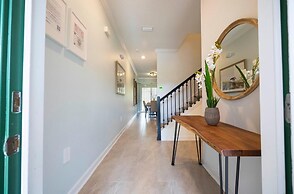 Storey Lake Resort, Private Pool, Near Famous Attractions!!