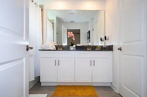 Storey Lake Resort, Private Pool, Near Famous Attractions!!