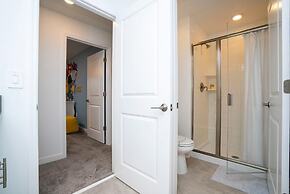 Storey Lake Resort, Private Pool, Near Famous Attractions!!