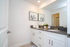 Storey Lake Resort, Private Pool, Near Famous Attractions!!