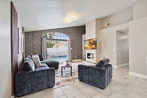 Fascinating Private Pool and Game-room, Near Disney!!