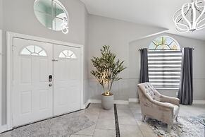 Fascinating Private Pool and Game-room, Near Disney!!