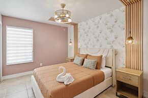 Fascinating Private Pool and Game-room, Near Disney!!