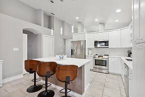 Fascinating Private Pool and Game-room, Near Disney!!