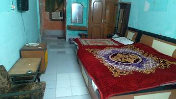 Goroomgo Viren International Agra