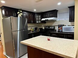 Comfy Basement Apartment in Toronto