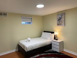 Comfy Basement Apartment in Toronto