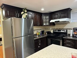 Comfy Basement Apartment in Toronto