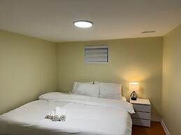 Comfy Basement Apartment in Toronto