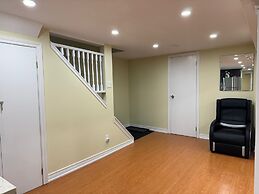Comfy Basement Apartment in Toronto