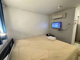 OYO 75472 GOTUM Hostel 2 & Money Exchange