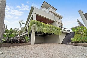 Dasha Villa by Kozystay - Jimbaran