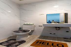 Inviting To Your Home Near The City Life