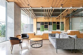 Inviting To Your Home Near The City Life