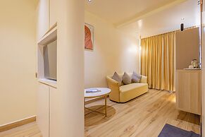 CVR'S HOTEL GLASS BIRD